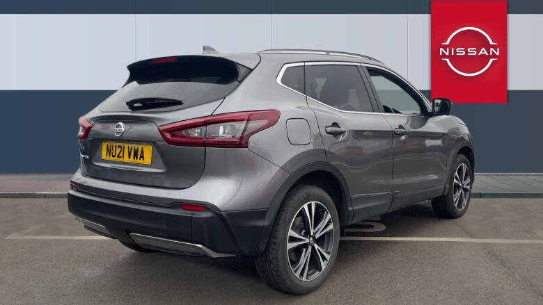 Nissan Qashqai 1.3 DiG-T N-Connecta 5dr [Glass Roof Pack] Petrol Hatchback
